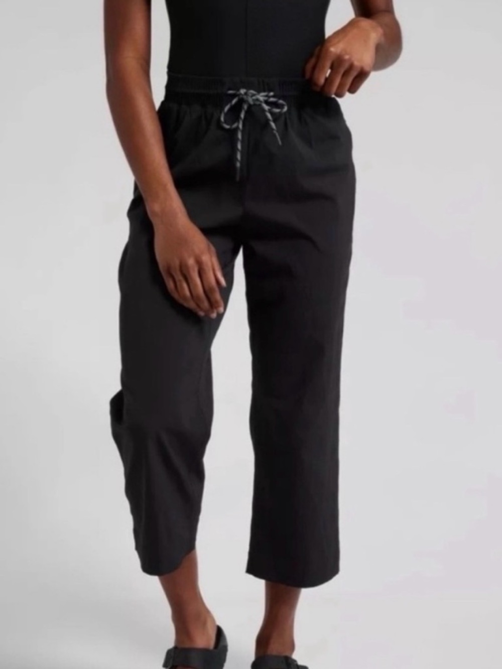 NWT Athleta Womens Black Trekkie Straight Crop Hiking Outdoor Travel Pants 8P